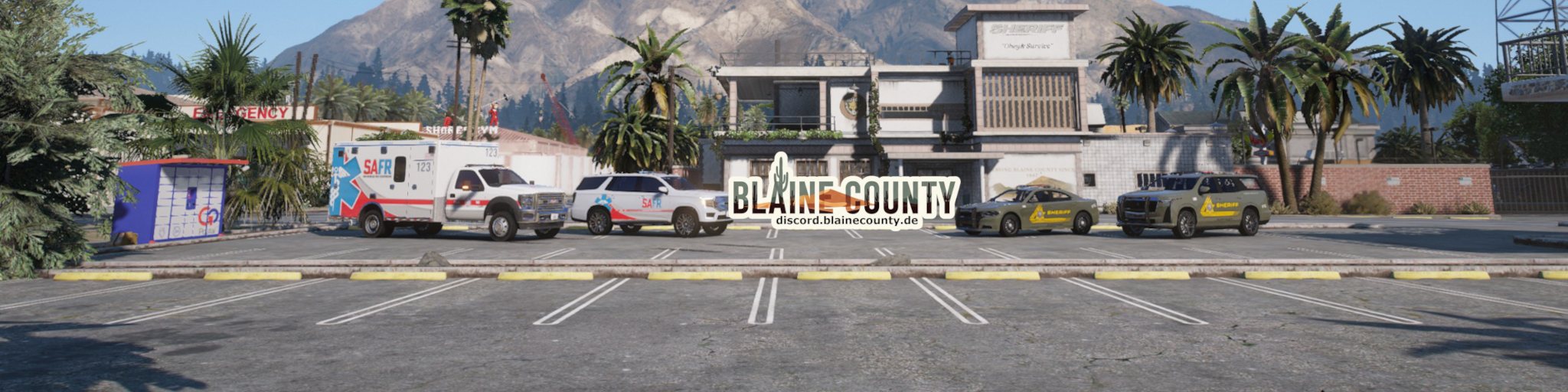 BCSO und SAFR Fahrzeuge vor dem Sheriff's Office in Sandy Shores